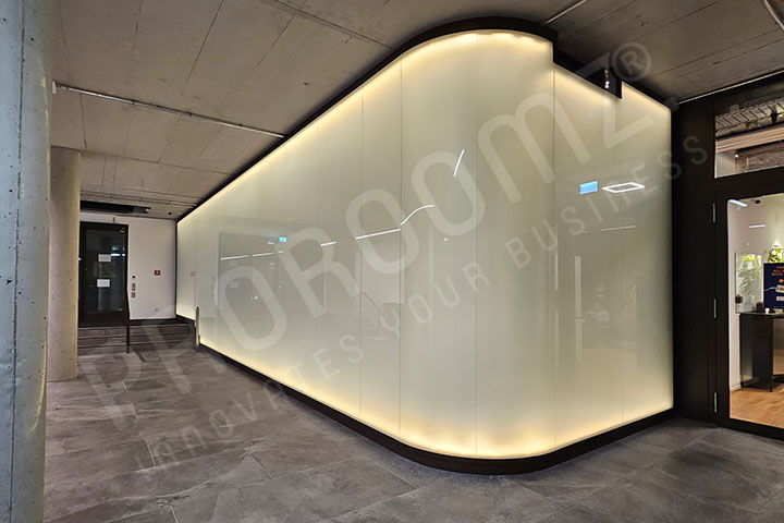 Horizon Trennwand mit gebogenem Glas