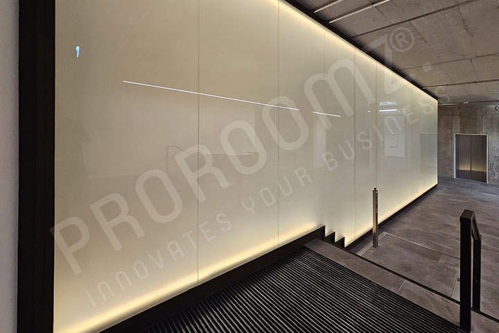 Horizon Trennwand mit gebogenem Glas